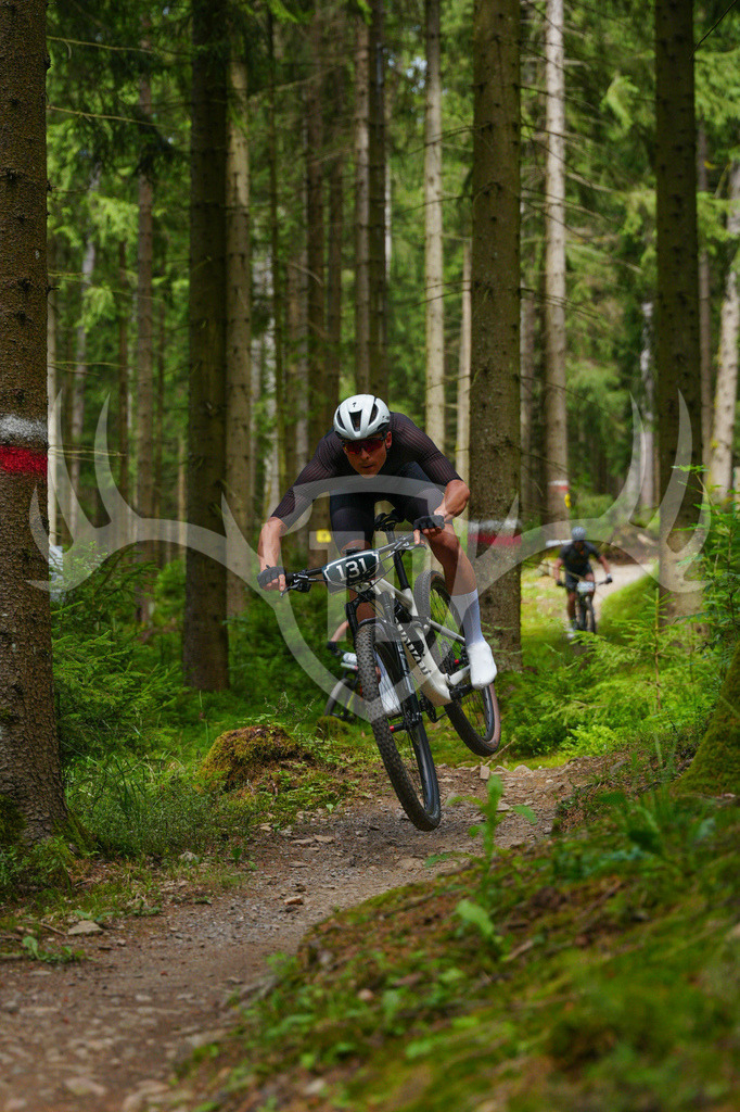 FC603571 | Fotogalerie der Treibjagd im Dunkelwald - Dein MTB Etappenrennen im Erzgebirge - Realisiert mit Pictrs.com