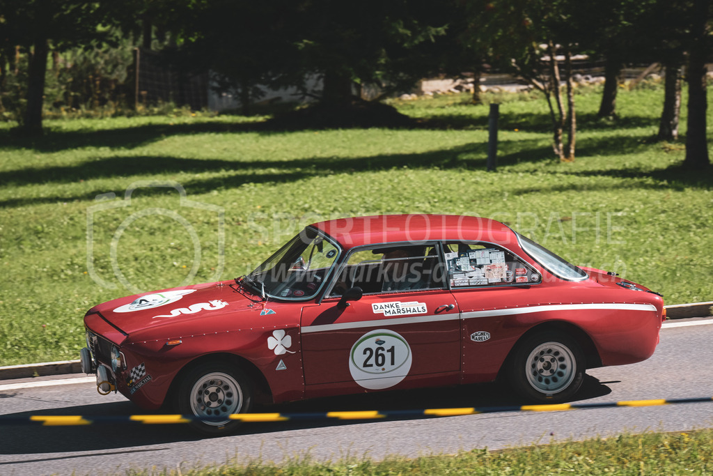 21. Arosa ClassicCar 2025 - 6. =September= 2025 | Michael Scheibler aus Müllheim Dorf (SUI) in einem Alfa Romeo GTA Junior Corsa aus dem Jahre 1968 mit Startnummer 261 am Arosa ClassicCar 2025 in der Kategorie Classic Trophy..@arosaclassiccar, @arosa.official, #arosaclassiccar, #arosa, #76curves, #classiccarBild: Sportfotografie Markus Aeschimann | www.markus-aeschimann.ch - Realisiert mit Pictrs.com
