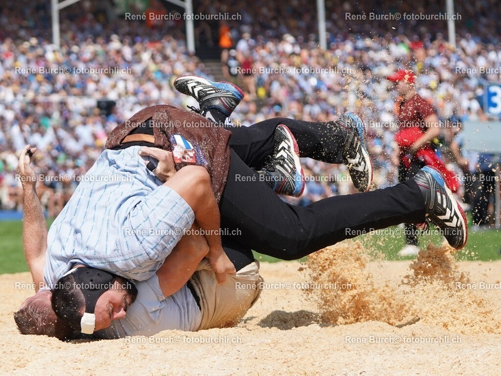85 | René Burch leidenschaftlicher Fotograf aus Kerns in Obwalden.  Hier finden sie Sport, Landschaft und Natur Fotografie.
 - Realisiert mit Pictrs.com