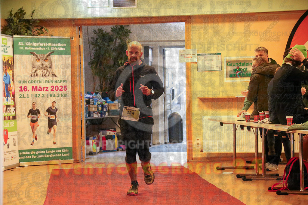 241208_1245_EX1_7892 | Sportfotografie im Rhein-Sieg Kreis, Köln, Bonn, NRW, Rheinland Pfalz, Hessen, etc. Unser Tätigkeitsfeld umfasst den Laufsport vom Volkslauf über den Marathon, Duathlon, Triathon bis zum Ultralauf wie Kölnpfad Ultra oder Schindertrail.