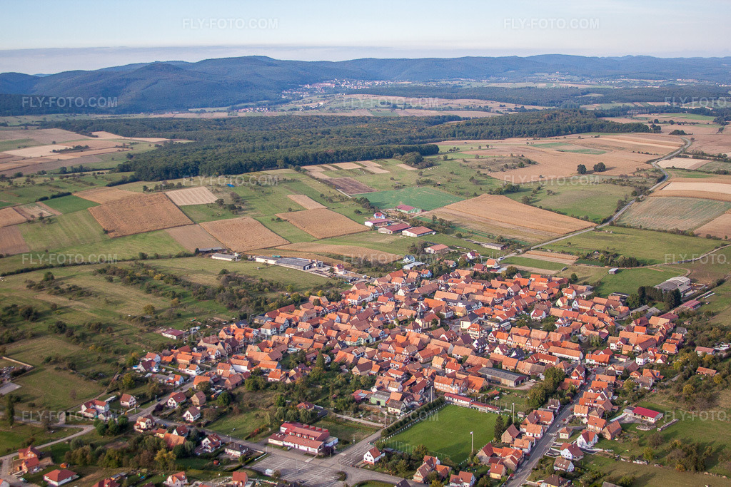 Aerial view: Agricultural fields and arable land in Uhrwiller in the state Bas-Rhin, France. – Photo: IMG_53617.jpg taken on 09/30/2012 by Werner Riehm/FLY-FOTO.com – Resolution of the original: 4752 x 3168 px