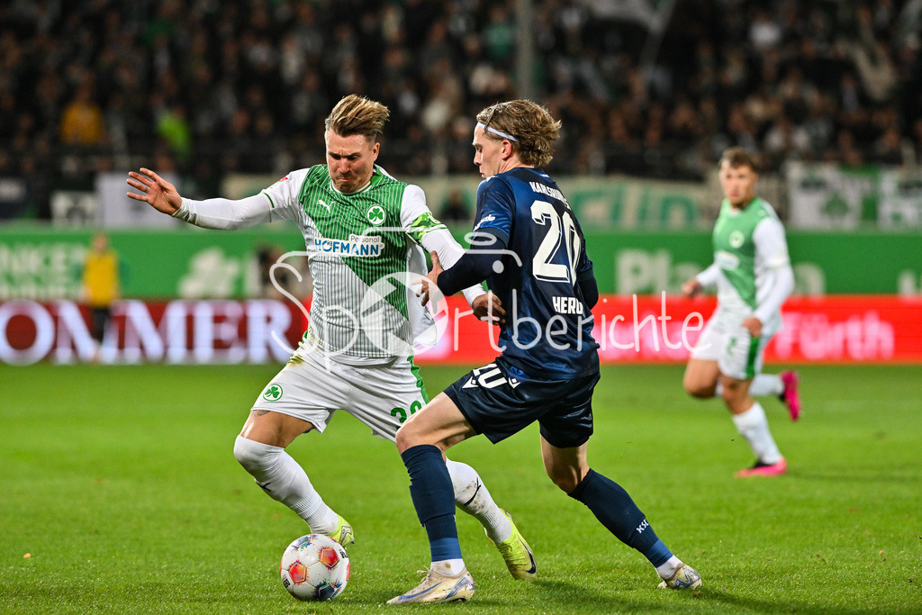 SpVgg Greuther Fürth - Karlsruher SC | FUERTH, GERMANY - OCTOBER 24: Felix KLAUS (SpVgg Greuther Fuerth 30) against David HEROLD (Karlsruher SC 20) during the 2. bundesliga match between SpVgg Greuther Fuerth vs. Karlsruher SC on matchday 10 at Sportpark Ronhof Thomas Sommer on October 24, 2025 in Fuerth, Germany / DFL REGULATIONS PROHIBIT ANY USE OF PHOTOGRAPHS AS IMAGE SEQUENCES AND/OR QUASI-VIDEO