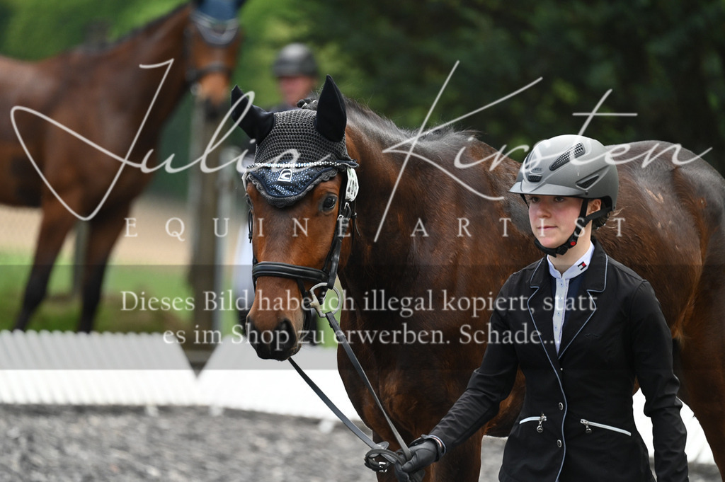 20230512_JK-Röhrsdorf-01-131 | Pferde- und Turnierfotografie in Westsachsen. Pferdeportraits, Auftragszeichnungen und intuitive Kunst.