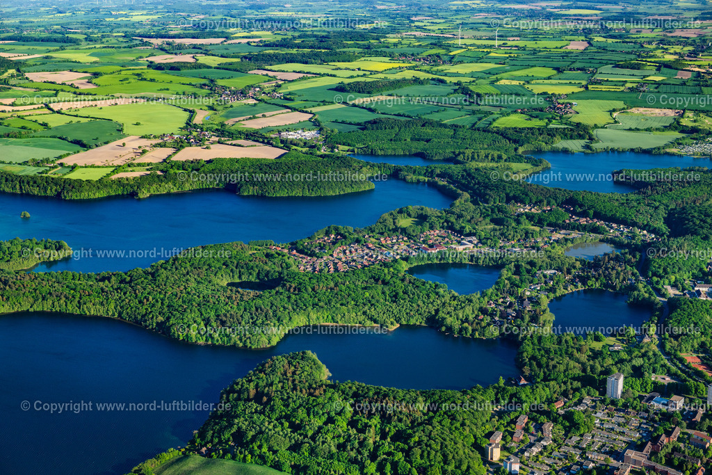 Plön_Stadtheide_ELS_1835150524 | PLöN 15.05.2024 Innenstadtbereich im Stadtgebiet " Stadtheide " an der Walter-Volkers-Straße in Plön in der Holsteinischen Schweiz im Bundesland Schleswig-Holstein, Deutschland. // Cityscape of the district " Stadtheide " on street Walter-Volkers-Strasse in Ploen in the Holsteinische Schweiz in the state Schleswig-Holstein, Germany. Foto: Martin Elsen
