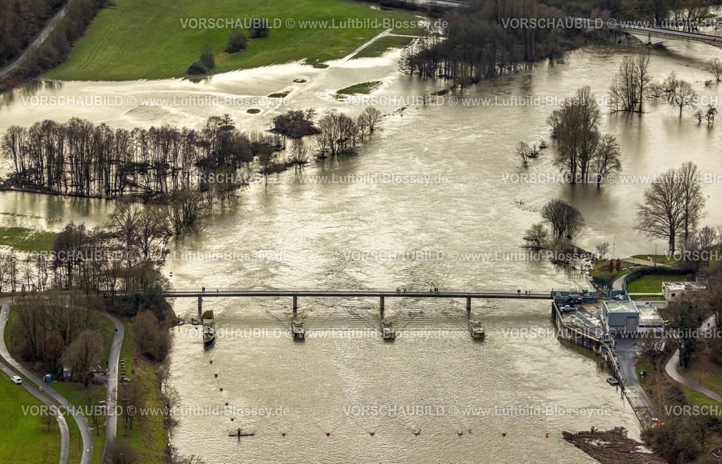 Bochum231202084Ruhr-topaz | Luftbild, Ruhrhochwasser, Weihnachtshochwasser 2023, Fluss Ruhr und Kemnader See treten nach starken Regenfällen über die Ufer, Überschwemmungsgebiet am Kemnader Wehr, Westherbede, Witten, Ruhrgebiet, Nordrhein-Westfalen, Deutschland