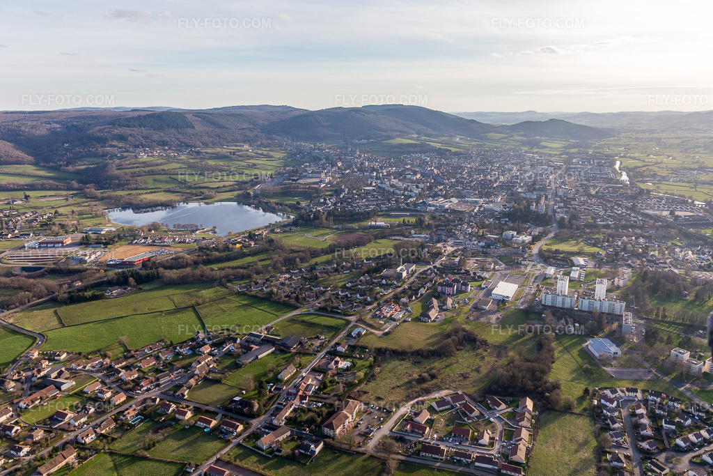 Aerial view: (Burgundy) in Autun in the state Saone et Loire, France. – Photo: IMG_105455.jpg taken on 04/01/2018 by Werner Riehm/FLY-FOTO.com – Resolution of the original: 5182 x 3455 px