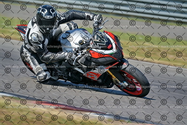 25bt04-0041 | markuskiefer.com - Realisiert mit Pictrs.com