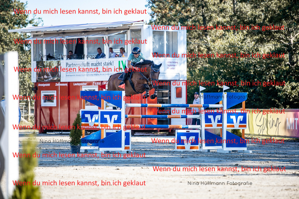 BK1A8170 | Turnierbilder Turnierfotos Nina Hüffmann Turnierfotografie Pferdefotografie Tierzeichnung Haustierzeichnung Pferdezeichnung Hundezeichnung Videograf  - Realisiert mit Pictrs.com