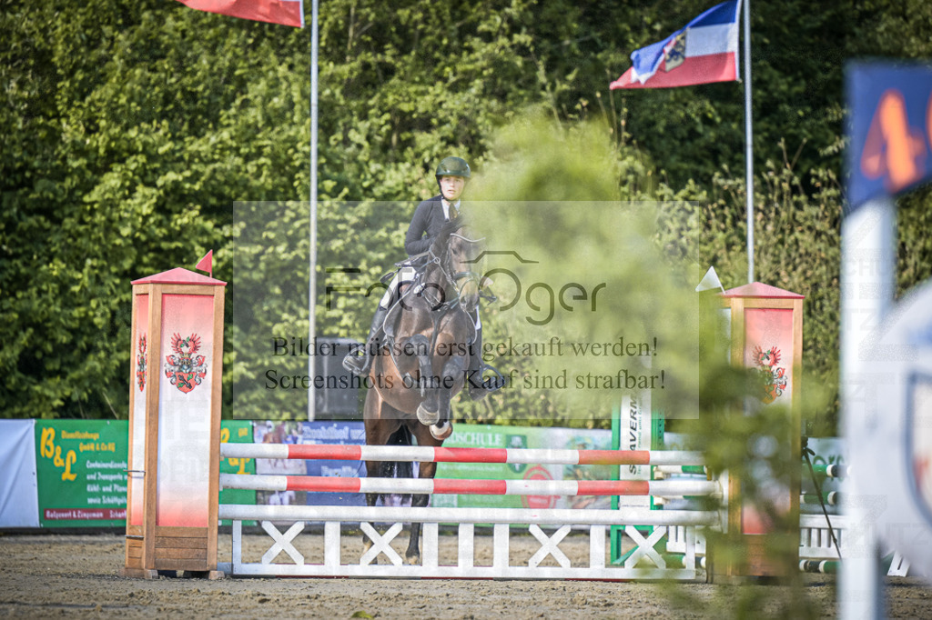 DOS_7647 | Entdecke hochwertige Reitturnierfotos von Foto Oger. Professionell, emotional und authentisch – jetzt Lieblingsmomente im Shop bestellen.Deutschlandweite Turnierfotografie. - Realisiert mit Pictrs.com