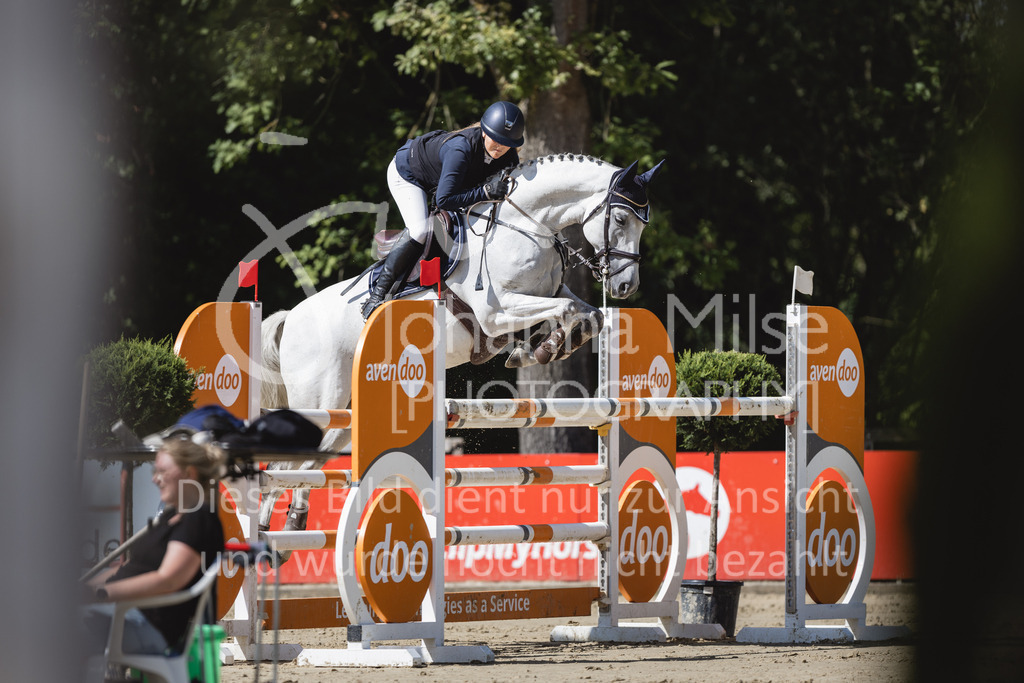 230826_Delbrueck_M2-Spr-809 | Deine schönsten Turniermomente als professionelle Fotos! Entdecke hochwertige Pferdesport-Fotografie im Online-Shop. Jetzt Fotos finden & bestellen!