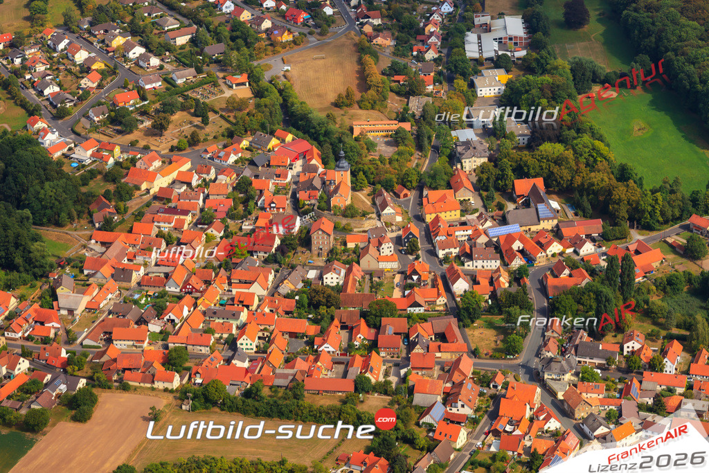 Die Luftaufnahme der Stadt Stadtlauringen wurde vom UL-Flugzeug heraus erstellt ( keine Drohne )- hohe Auflösung für beste Qualität