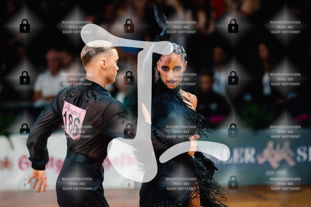 GOC 2025 - WDSF GrandSlam Latin 44-46th (186) Demid Anisimov _ Giuliana Domingues da Silva (Germany)-2025-08-23-1807 | Webshop for digital downloads and prints of dance sport, event & show photographer Julian Link - Realisiert mit Pictrs.com