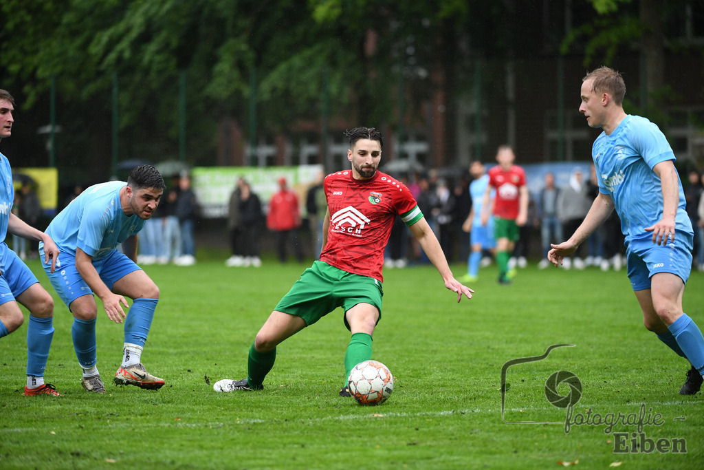 BV Bockhorn-SG FriPe | Relegation zur Kreisliga; BV Bockhorn (weiß)-SG FriPe (rot) am 05.06.2025 in Oldenburg/Ofenerdiek (Lagerstraße), Photo: Philip Eiben 2025 - Realisiert mit Pictrs.com