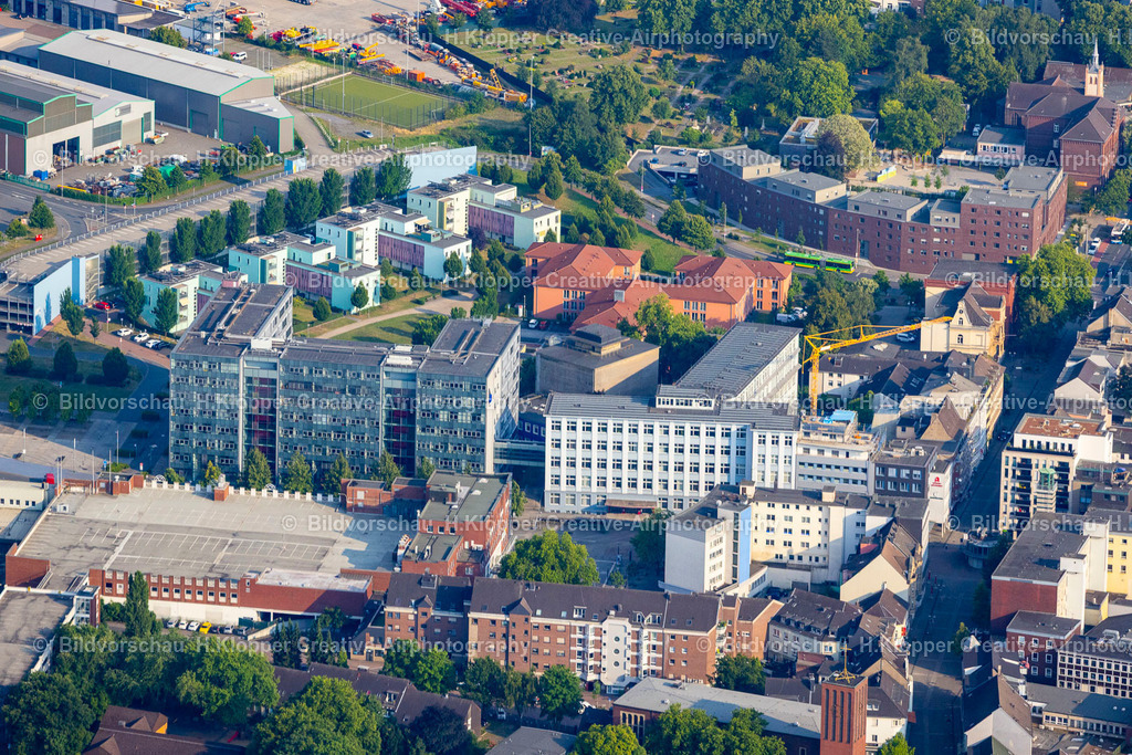 Luftbild Oberhausen-5369 | Luftbildfotografie Büro- und Geschäftshaus- Ensemble am Eugen-Zur-Nieden-Ring - Steinbrinkstraße - Bahnhofstraße mit dem Reinhold-Krohn-Park in Oberhausen - Realisiert mit Pictrs.com