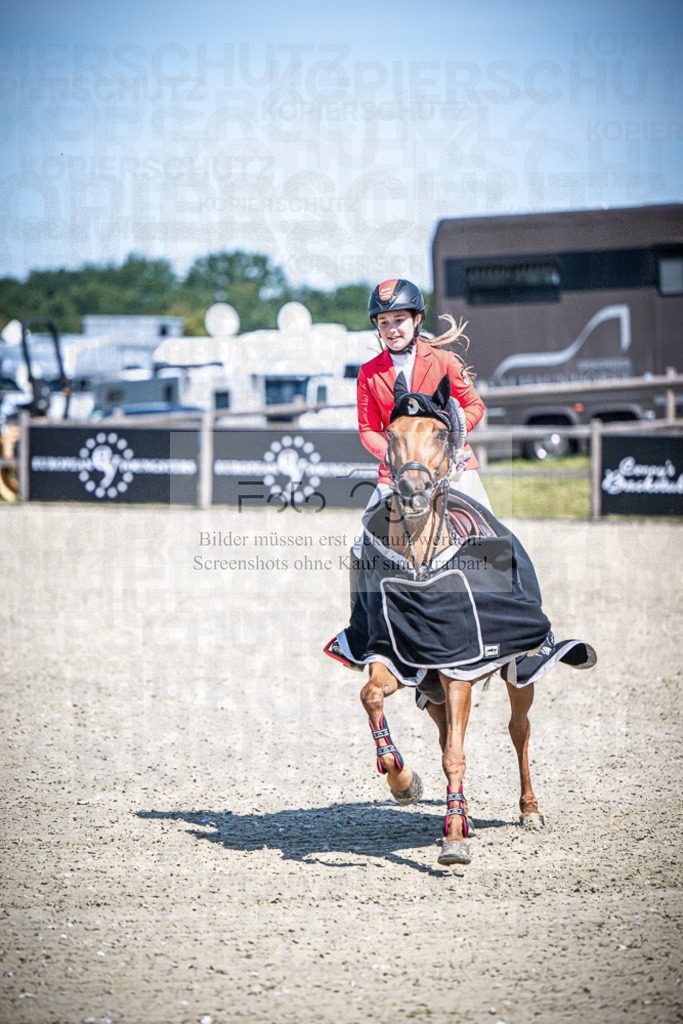 DOS_2933 | Entdecke hochwertige Reitturnierfotos von Foto Oger. Professionell, emotional und authentisch – jetzt Lieblingsmomente im Shop bestellen.Deutschlandweite Turnierfotografie. - Realisiert mit Pictrs.com