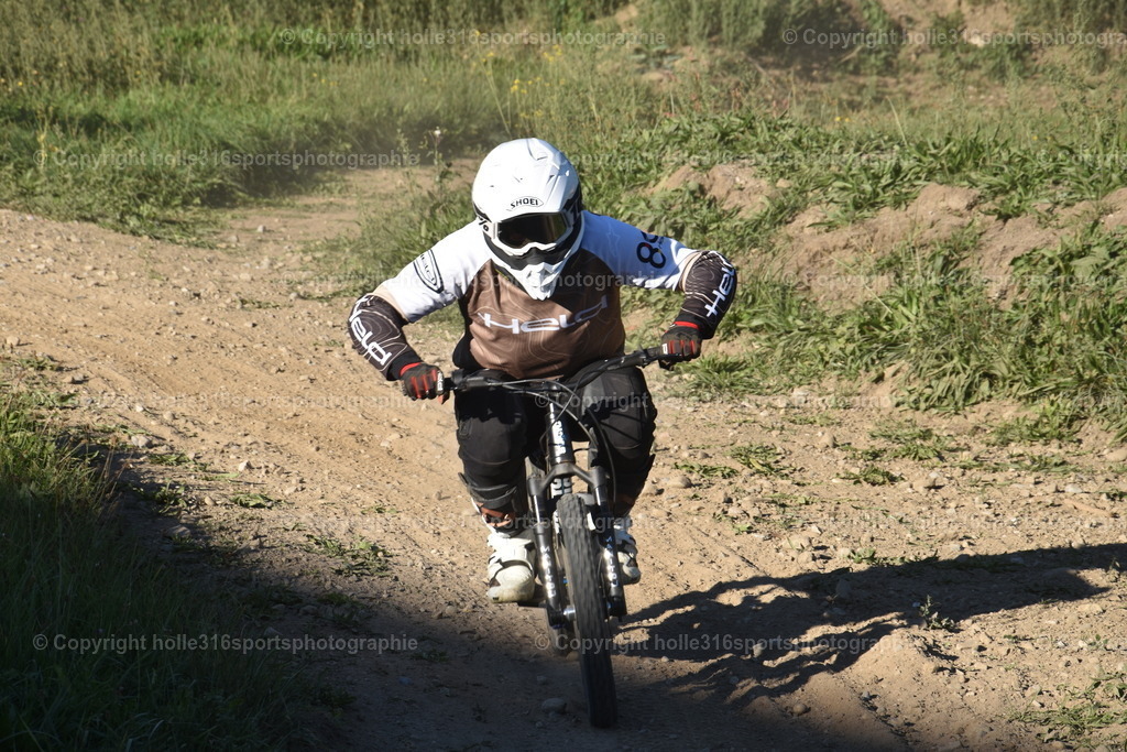 DSC_0231 | Sportfotografie , Motorsport, Motoross, Reitsport, Mointainbike, Enduro,
Landschaft , Outdoor, Eventfotografie, Landschaft, Bilder online bestellen - Realisiert mit Pictrs.com