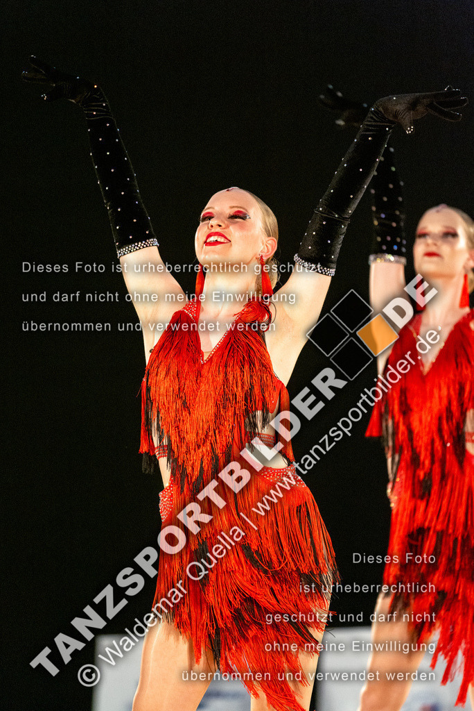 20250504-00695 | Hier finden Sie Tanz Bilder vom Latein und Standard Formationen tanzen. Sportbilder vom Tanzsport. Schöne Fotos und von Weltmeisterschaft, Europameisterschaft, Bundesliga, Regionalliga, Oberliga und Landesliga sowie von GOC Stuttgart, DanceComp, WM Bremen