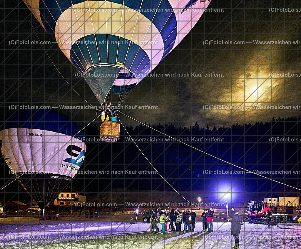 ALP8249_Nacht der Ballone_Fesselballonfahrten-Mondaufgang | (C)FotoLois.com, Alois Spandl. NACHT DER BALLONE im Weitental vor der Ötscherlift-Talstation, Ballonsportclub Ötscherland & Ötscher Tourismusverband, Do 28. Dez. 2023.