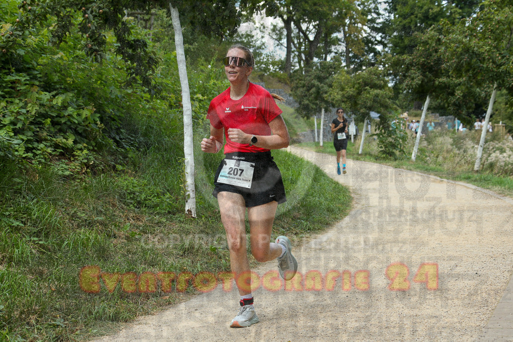 250824_1301_EX1_1165 | Sportfotografie im Rhein-Sieg Kreis, Köln, Bonn, NRW, Rheinland Pfalz, Hessen, etc. Unser Tätigkeitsfeld umfasst den Laufsport vom Volkslauf über den Marathon, Duathlon, Triathon bis zum Ultralauf wie Kölnpfad Ultra oder Schindertrail.