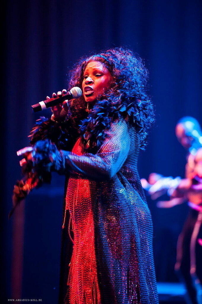 Arkadius_Artist_031 | Mein Name ist Arkadius. Ich fotografiere Ihre Hochzeit in Frankfurt und im Umkreis von 200 km. Als Fotograf bin ich noch bekannt im Bereich Business- und Modefotografie.