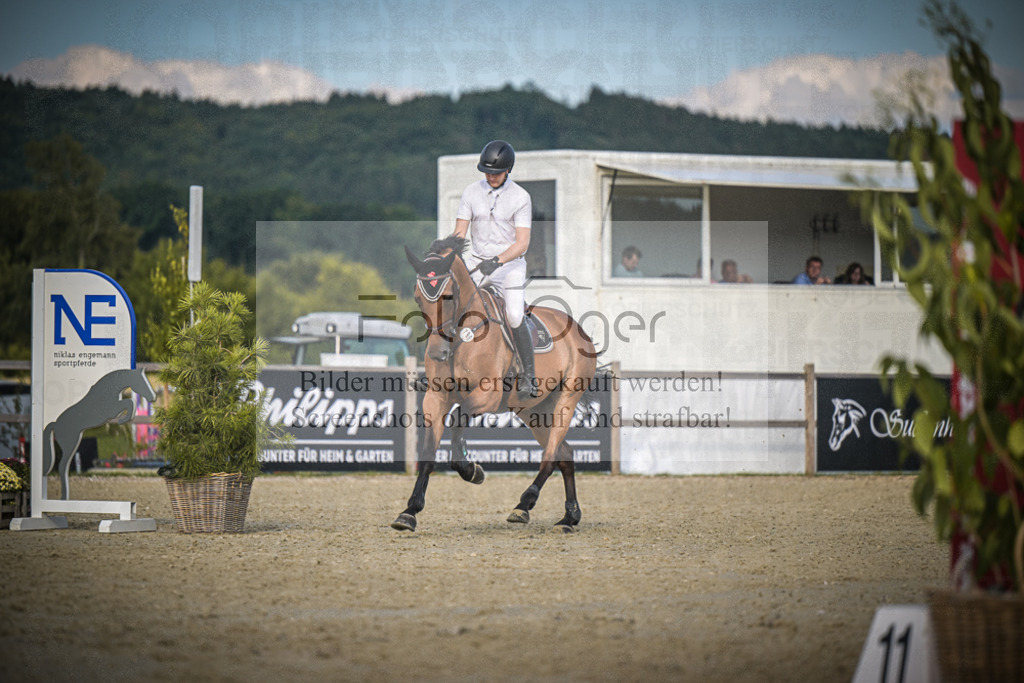 DOS_2985 | Entdecke hochwertige Reitturnierfotos von Foto Oger. Professionell, emotional und authentisch – jetzt Lieblingsmomente im Shop bestellen.Deutschlandweite Turnierfotografie. - Realisiert mit Pictrs.com