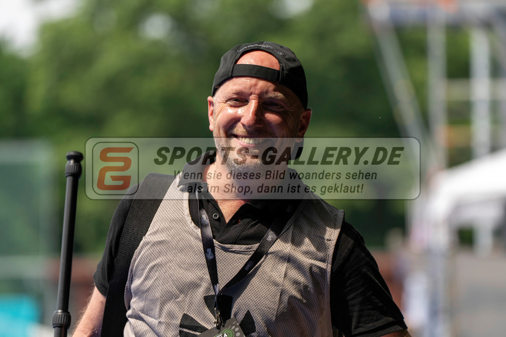 Final4_20250531-1112-HK107448 | Krefeld, Deutschland, 31.05.2025:  Feldhockey Final4 2025 – „Deutsche Feldhockey-Meisterschaften 2025“ im Gerd-Wellen-Hockeyanlage am 31.05.2025 in Krefeld, Deutschland. (Foto von Kramhöller/Fehrmann/Kaste)Krefeld, Germany, 31.05.2025: Feldhockey Final4 2025 – „Deutsche Feldhockey-Meisterschaften 2025“ in Gerd-Wellen-Hockeyanlage at 31.05.2025 in Krefeld, Deutschland. (Foto from Kramhöller/Fehrmann/Kaste)