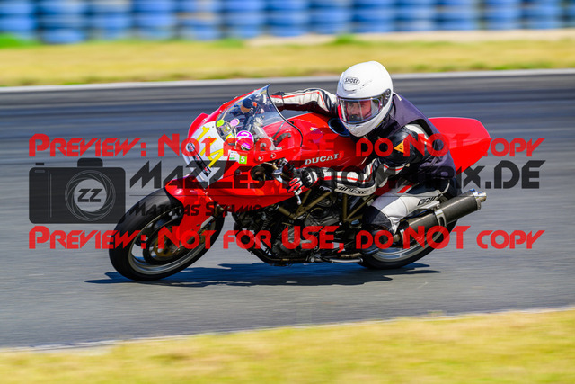 MaZZes_FotoMatrix_240724_6007705_2-148 | GELB