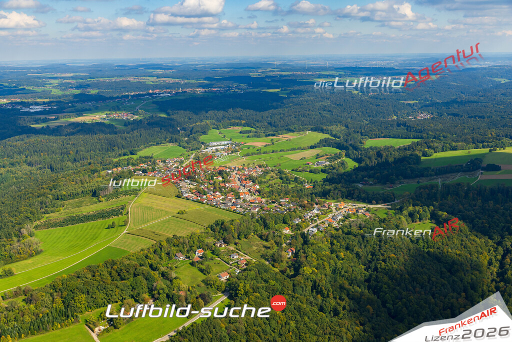 Luftaufnahme von Großerlach Vs Google Maps- Die Luftaufnahme wurde 2025 vom UL-Flugzeug heraus erstellt ( keine Drohne ) - Hochauflösende Luftaufnahme - für professionelle Ausdrucke geeignet. Die Geschenkidee !Mit Lizenz und Bildrechte bestellbar