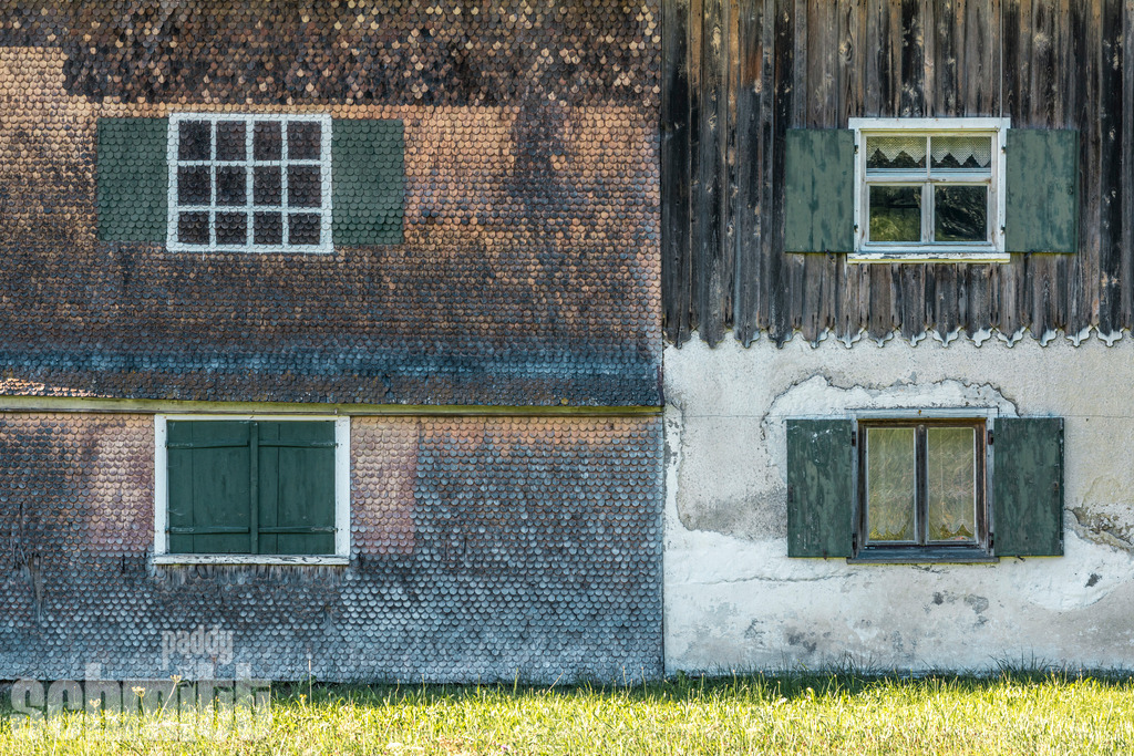 PS-Fassaden-Sueddeutschland-2026-12 | Entdecke die größte Bildgalerie der Region mit Fotografien aus dem Allgäu, der Bodenseeregion, Oberschwaben, dem Donautal und der Schwäbischen Alb. Landschaften, Luftaufnahmen und Reisefotografie als Wandbild und Fotokunst. - Realisiert mit Pictrs.com