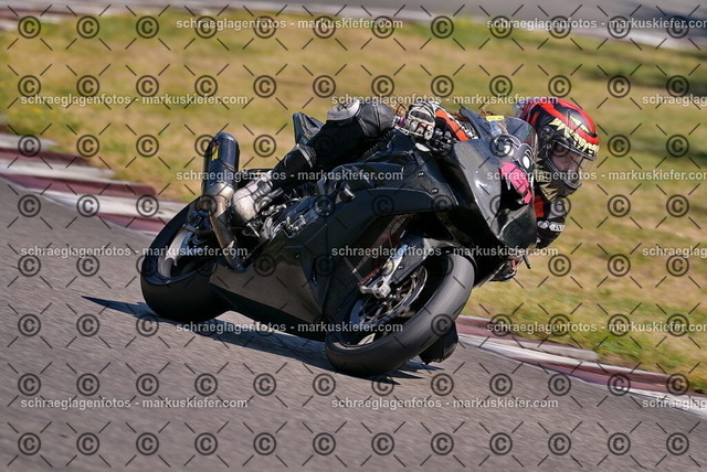26bt05-0897 | markuskiefer.com - Realisiert mit Pictrs.com