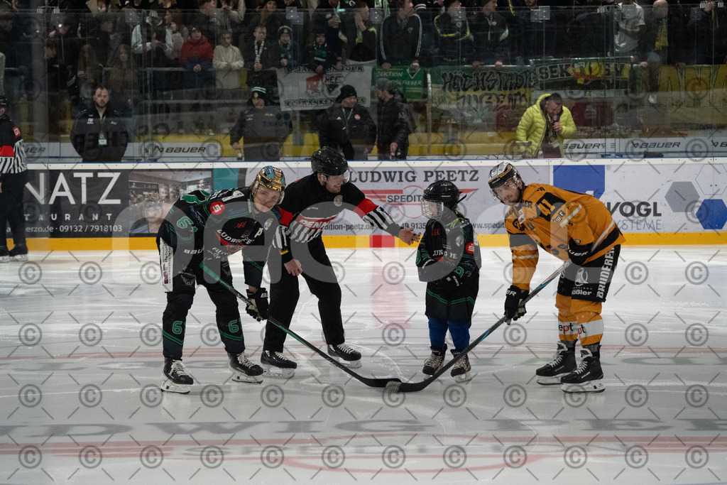 Alligators_vs_Fuessen_01_03_2026_PP-3 | Höchstadt Alligators Fotogalerie: Eishockey-Action aus Franken. Professionelle Spielfotos, Portraits & Stadionbilder zum Download. Jetzt entdecken! - Realisiert mit Pictrs.com