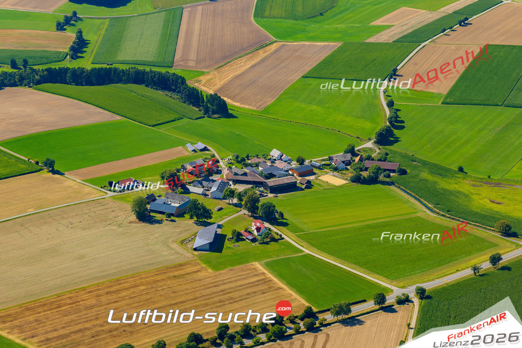 Luftaufnahme Erbetshof Vohenstrauß - Die Luftaufnahme wurde 2025 vom UL-Flugzeug heraus erstellt ( keine Drohne ) - Hochauflösende Luftaufnahme - für professionelle Ausdrucke geeignet. Die Geschenkidee !Mit Lizenz und Bildrechte bestellbar