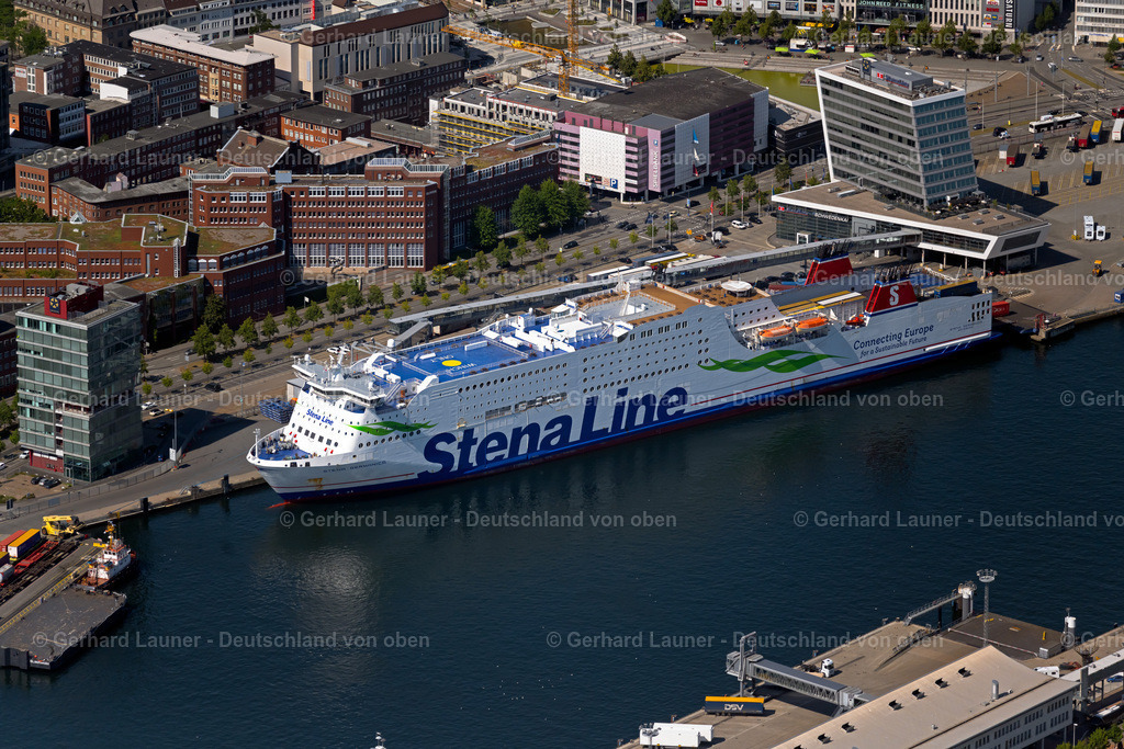 4037985 | KIEL 07.08.2020 Im Hafen ankerndes und festgemachtes Fährschiff " Stena Germanica " in Kiel im Bundesland Schleswig-Holstein, Deutschland. Weiterführende Informationen bei: Stena Line GmbH &amp; Co. KG. // Anchored and moored ferry in the harbor " Stena Germanica " in Kiel in the state Schleswig-Holstein, Germany. Further information at: Stena Line GmbH &amp; Co. KG. Foto: Gerhard Launer