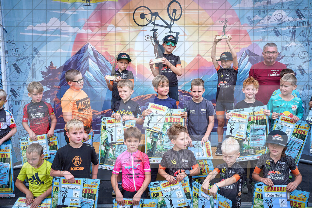 Betriebszentrum Laubenbachmühle, Frankenfels, Österreich - 13. September 2025: Dirndltal Race - Kids Race - SiegerehrungFotograf: Martin Bihounek / martinbihounek.com | 13. September 2025 Betriebszentrum Laubenbachmühle, Frankenfels, Österreich : Dirndltal Race - Kids Race - Siegerehrung •••••Photo by: Martin Bihounek / martinbihounek.comInsta: @martinbihounekcom