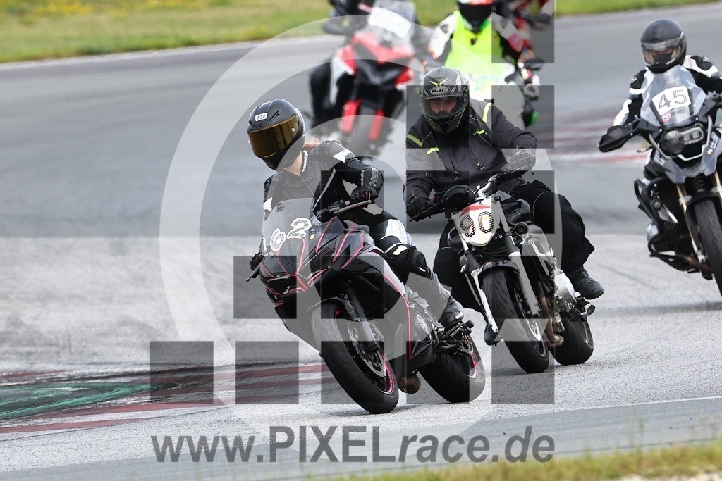 0062-20240807_02166 | Schöne Erinnerungen an spannende Momente - das festzuhalten ist unser Job. PIXELrace.de ist seit 2003 auf den Rennstrecken Europas unterwegs um die Action draußen beim Fahren und die wunderbare Stimmung imm Fahrerlager für euch einzufangen.