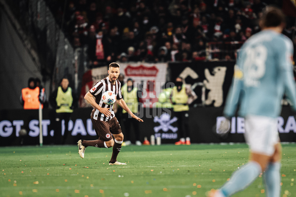 Fußball | Männer | Saison 2025/2026  | Fußball-Bundesliga | 11. Spieltag | FC St. Pauli vs. 1. FC Union Berlin | 23.11.2025 | Karol Mets (#3, FC St. Pauli)