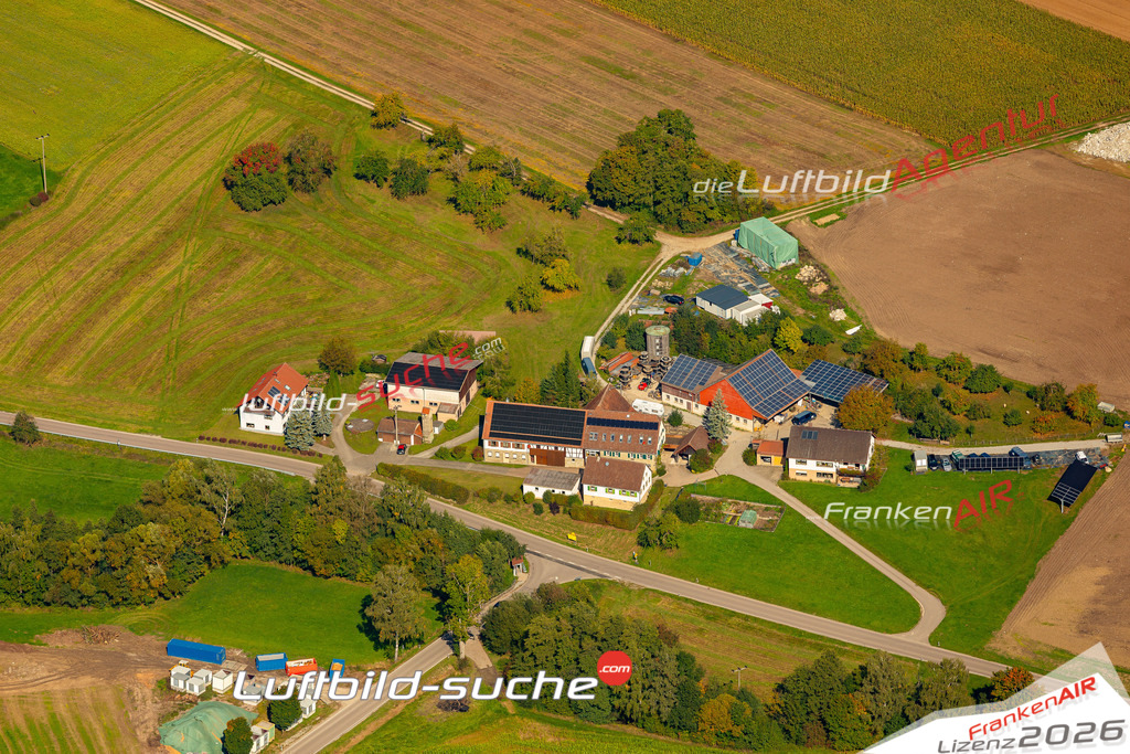 Schrägluftbild  Kastenhof  Rosengarten - Das Luftbild wurde 2025 vom UL-Flugzeug heraus erstellt ( keine Drohne ) - Hochauflösende Luftaufnahme -Nicht vergleichbar mit Google Maps oder Satelittenbilder- Die Geschenkidee !Mit Lizenz und Bildrechte bestellbar