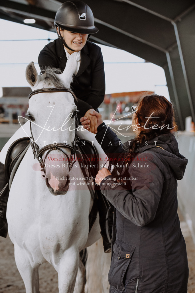 DSC_7504 | Pferde- und Turnierfotografie in Westsachsen. Pferdeportraits, Auftragszeichnungen und intuitive Kunst.