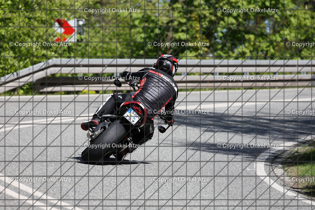 IMG_0075 | Fotograf am Kyffhäuser. Onkel Atze. Kyffhäuser Rennstrecke. Café36. Motorsportfotografie. - Realisiert mit Pictrs.com