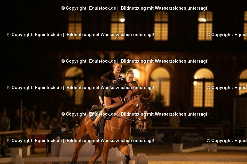 20230527_Voltigieren_NASPA_Flutlicht_1008 | equistock