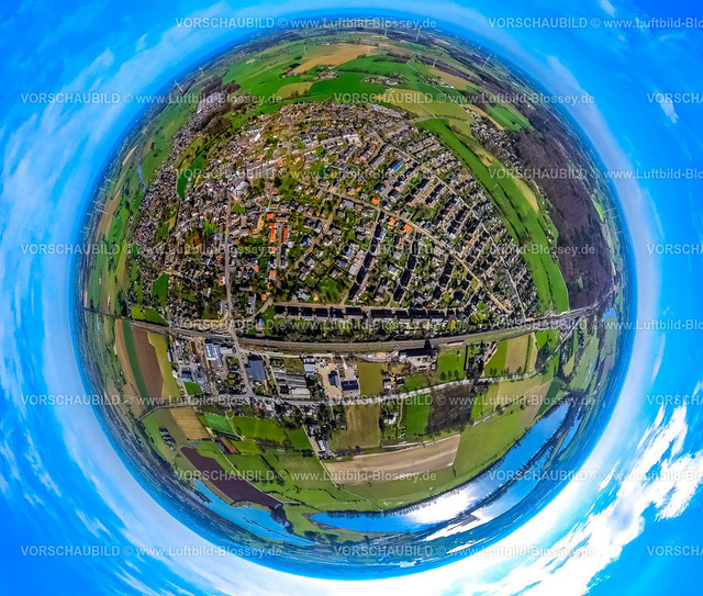 Rees240390112Haldern | Luftbild, Wohngebiet Ortsansicht Ortsteil Haldern, umgeben von Wiesen und Feldern, Rees Haldern Bahnhof Hbf, Ausbau der Betuweroute und Betuwe-Linie Eisenbahnstrecke, Erdkugel, Fisheye Aufnahme, Fischaugen Aufnahme, 360 Grad Aufnahme, tiny world, little planet, fisheye Bild, Haldern, Rees, Nordrhein-Westfalen, Deutschland