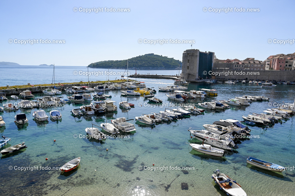 Kroatien_ Dubrovnik_ 11.10.2023-62 | 11.10.2023, Kroatien, HRV, Dubrovnik im Bild Gastronomie, Tourismus, Touristen, Sehenswuerdigkeiten, Stadtansichten



eine Stadt im suedlichen Kroatien an der Adriakueste in der Gespannschaft Dubrovnik-Nereveta. Die Altstadt wurde im Jahr 1979 von der UNESCO in die Liste des Weltkulturerbes aufgenommen.