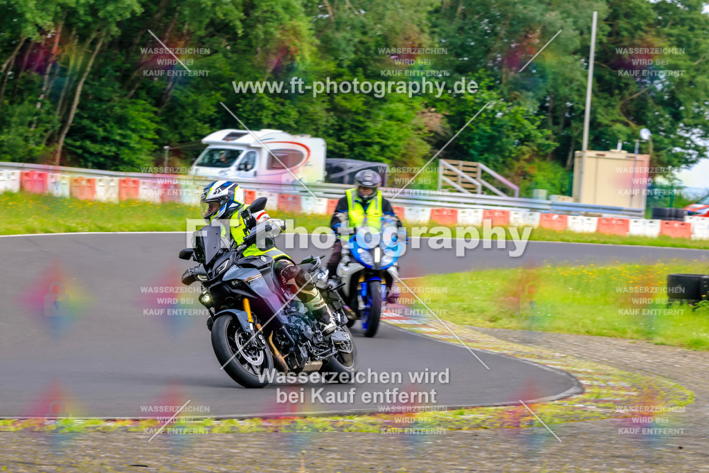 VBK-7883 | Hier findet Ihr Bilder von Touristenfahrten auf der Nürburgring Nordschleife oder von anderen Veranstaltungen die ich besucht habe. Viel Spass beim Durch Schauen 