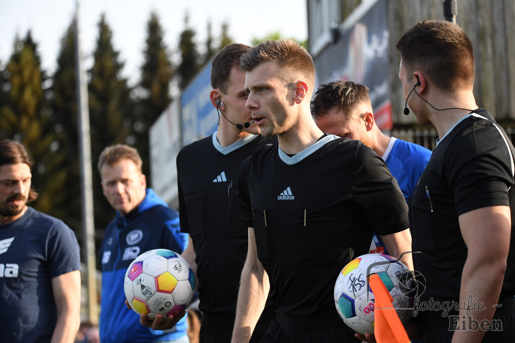 SSV Jeddeloh-SV Drochtersen/Assel | Herren Regionalliga; SSV Jeddeloh (blau)-SV Drochtersen/Assel (rot) am 30.04.2024; in Jeddeloh (53-Acht Arena), Photo: Philip Eiben 2024 - Realisiert mit Pictrs.com
