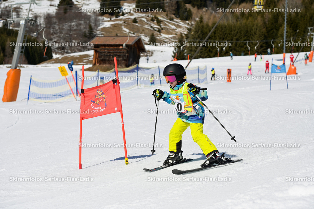 SRF_27.02.2026_677 | Skirennfotos,Serfaus,Fiss,Ladis,Kinderskirennen,Winter,Tirol,Oberland,skirace,SFL,feelfree,weil wir's genießen,ski,Ski,skifahren,Sonnenplateau, - Realisiert mit Pictrs.com