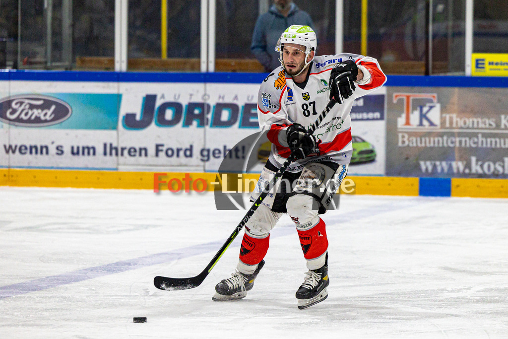 TSV Peißenberg Miners vs ESC River Rats Geretsried | Eishockey Bayernliga 2023/2024, TSV Peißenberg Miners vs ESC River Rats Geretsried,
Dominic KRABBAT (Miners 87) in Aktion,
2023-12-26 in Geretsried (Eisstadion)
87 Dominic KRABBAT (Miners 87)
Copyright: WolfgangxLindner foto-lindner.de