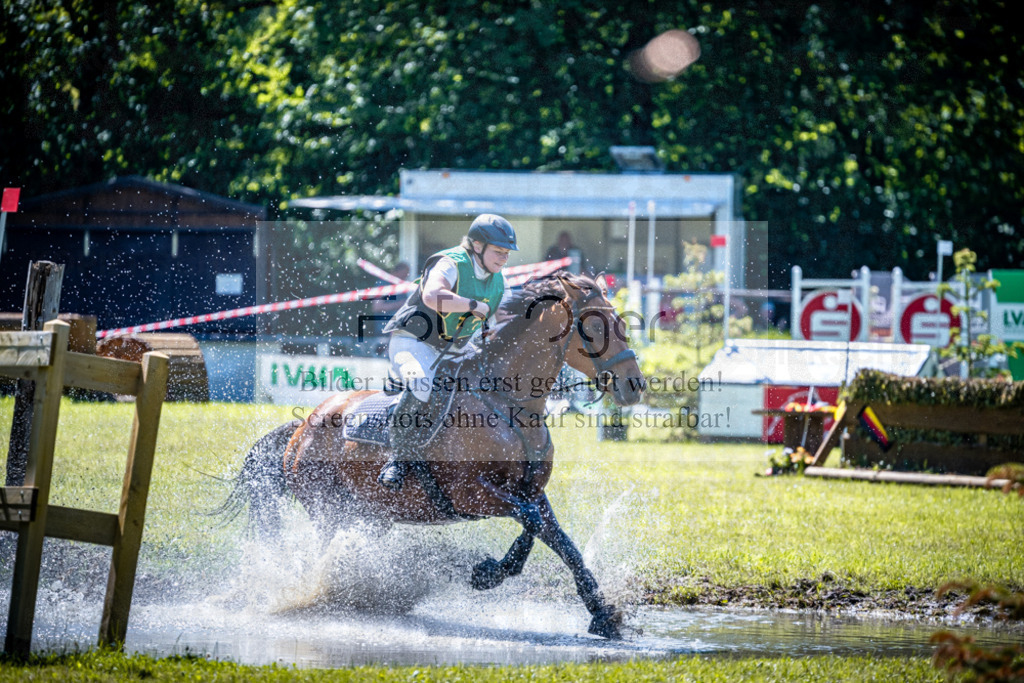 Vielseitigkeitsturnier Melle Oldendorf | Entdecke hochwertige Reitturnierfotos von Foto Oger. Professionell, emotional und authentisch – jetzt Lieblingsmomente im Shop bestellen.Deutschlandweite Turnierfotografie. - Realisiert mit Pictrs.com