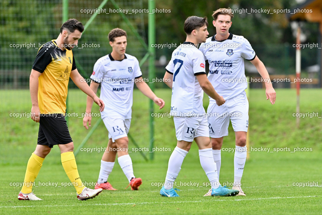 SV Arnoldstein vs. ATUS Velden | Jubel ATUS Velden Mannschaft, #77 Florijan Lampic ATUS Velden, #17 David Gappmaier ATUS Velden, #18 Nicolas Modritz ATUS Velden, SV Arnoldstein vs. ATUS Velden, SV Arnoldstein vs. ATUS Velden am 16.09.2025 in Arnoldstein (Waldparkstadion Arnoldstein), Austria, (Photo by Bernd Stefan)