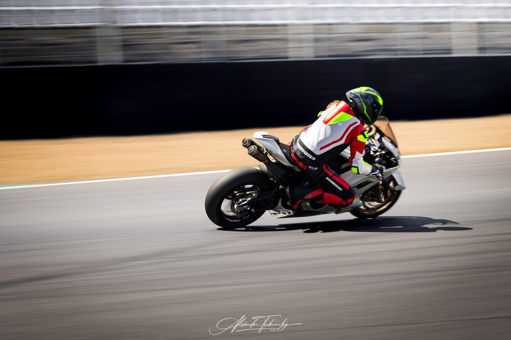 Ducati Trackday Hockenheimring 2026 | Entdecken Sie die faszinierende Welt von Alexander Tschuncky Arts: Kreative Fotografie, atemberaubende Automobilkunst und hochwertiger Bilderdruck. Lassen Sie sich inspirieren! - Realisiert mit Pictrs.com