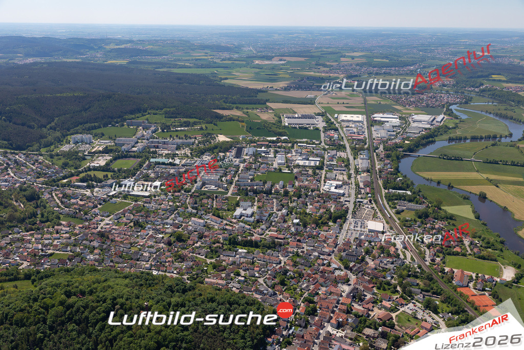 Das Luftbild der Stadt Regenstauf wurde 2021 vom Flugzeug heraus erstellt (keine Drohne) Aufnahmehöhe ca.450 Meter- hohe Bildauflösung und Druck-Qualität garantiert!
